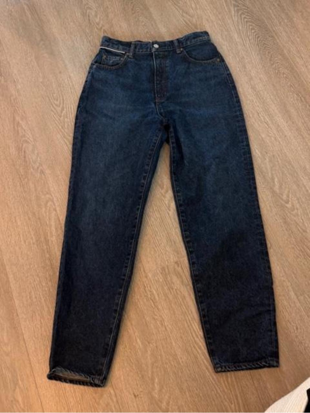 Moussy NWOT “Carrot Jean” in Dark Denim, Size 26